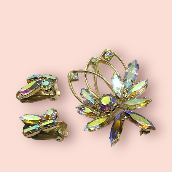 Vintage Crystal Brooch & Earrings Set Aurora Borealis + Gift Box - Picture 3 of 10